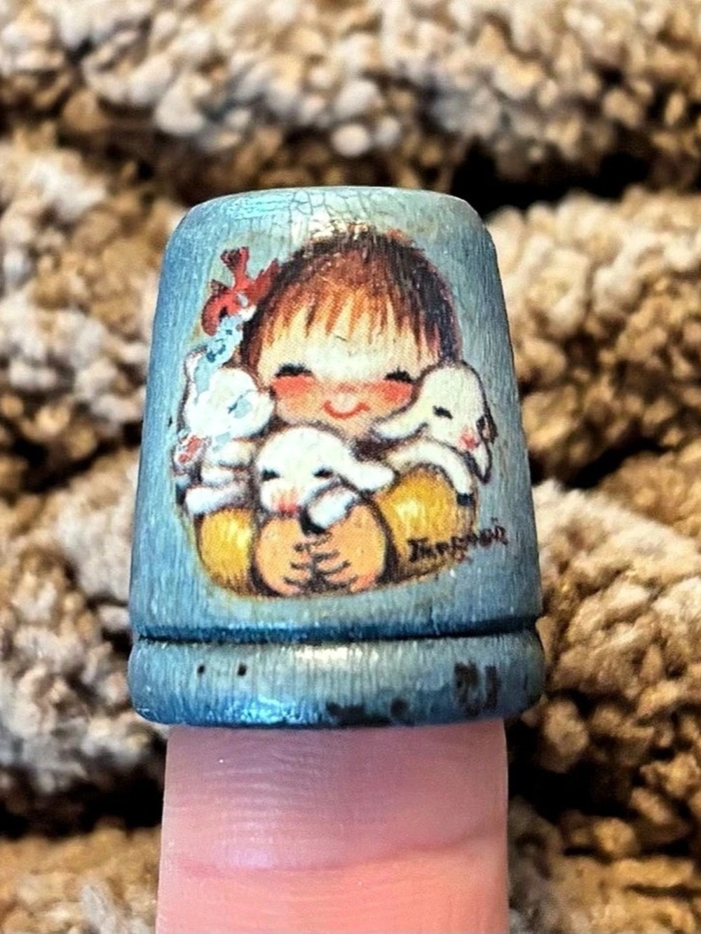 Anri 1980 thimble Painted Blue Collectible Thimble